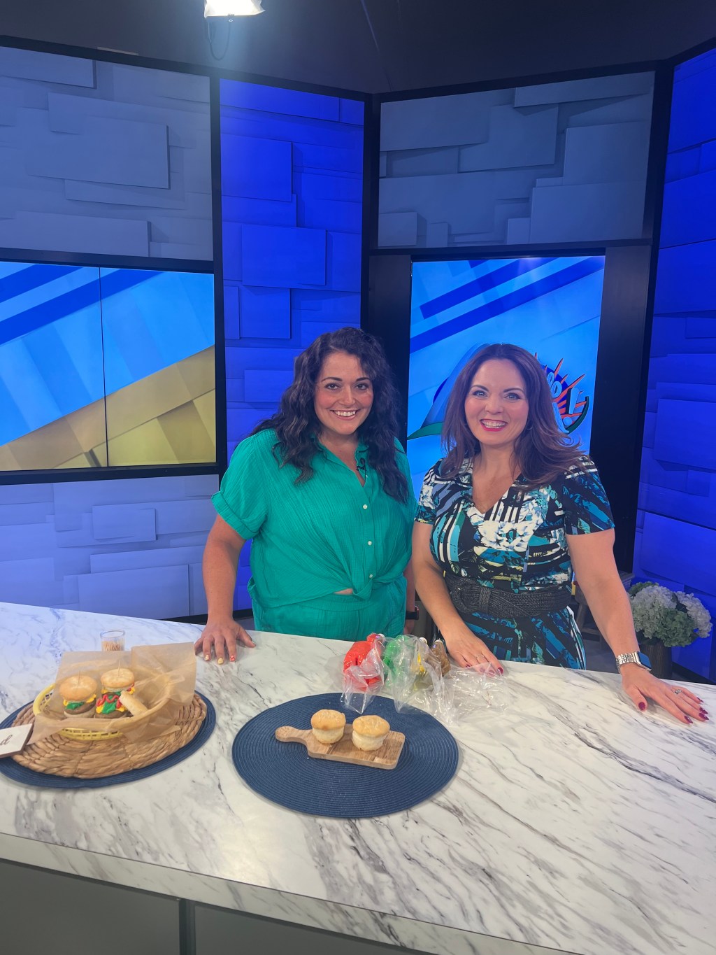 Hello Iowa- Burger&nbsp;Cupcakes